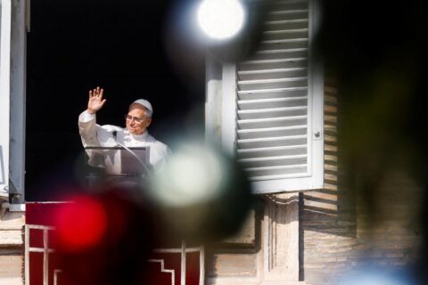 Poruka nade i slobode na Treću nedjelju došašća Pope Leo XIV leads the Angelus prayer in Saint Peter's Square at the Vatican