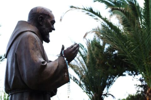 Padre Pio-Taormina-Sicilia-Italy - Creative Commons by gnuckx
