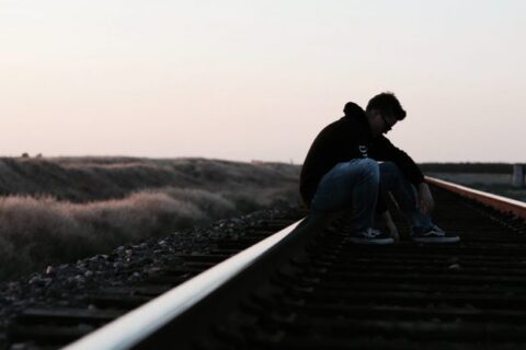 men-alone-sad-unsplash-696x433-1