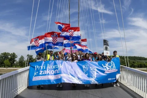Osijek poslao snažnu poruku za zaštitu života PXL_230526_152392065-1260x842