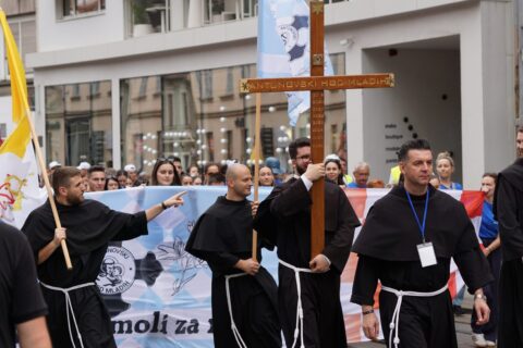 Ako imaš Boga, imaš sve: Tisuće mladih u hodu vjere dsc04542