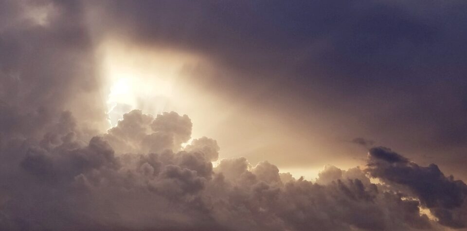scenery of white clouds