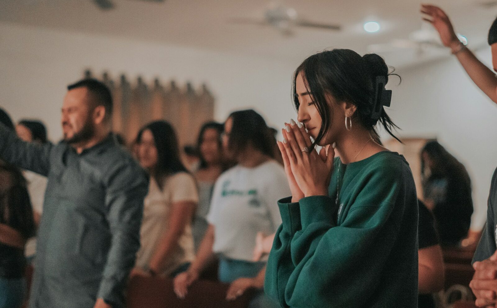 a person with the hands up