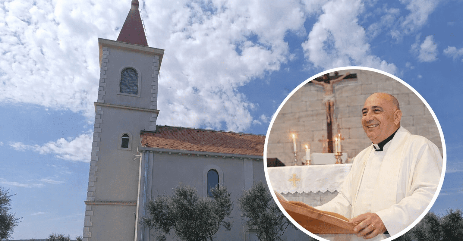 Crkva u Gabeli i župnik don Vinko Puljić za oltarom tijekom propovijedi